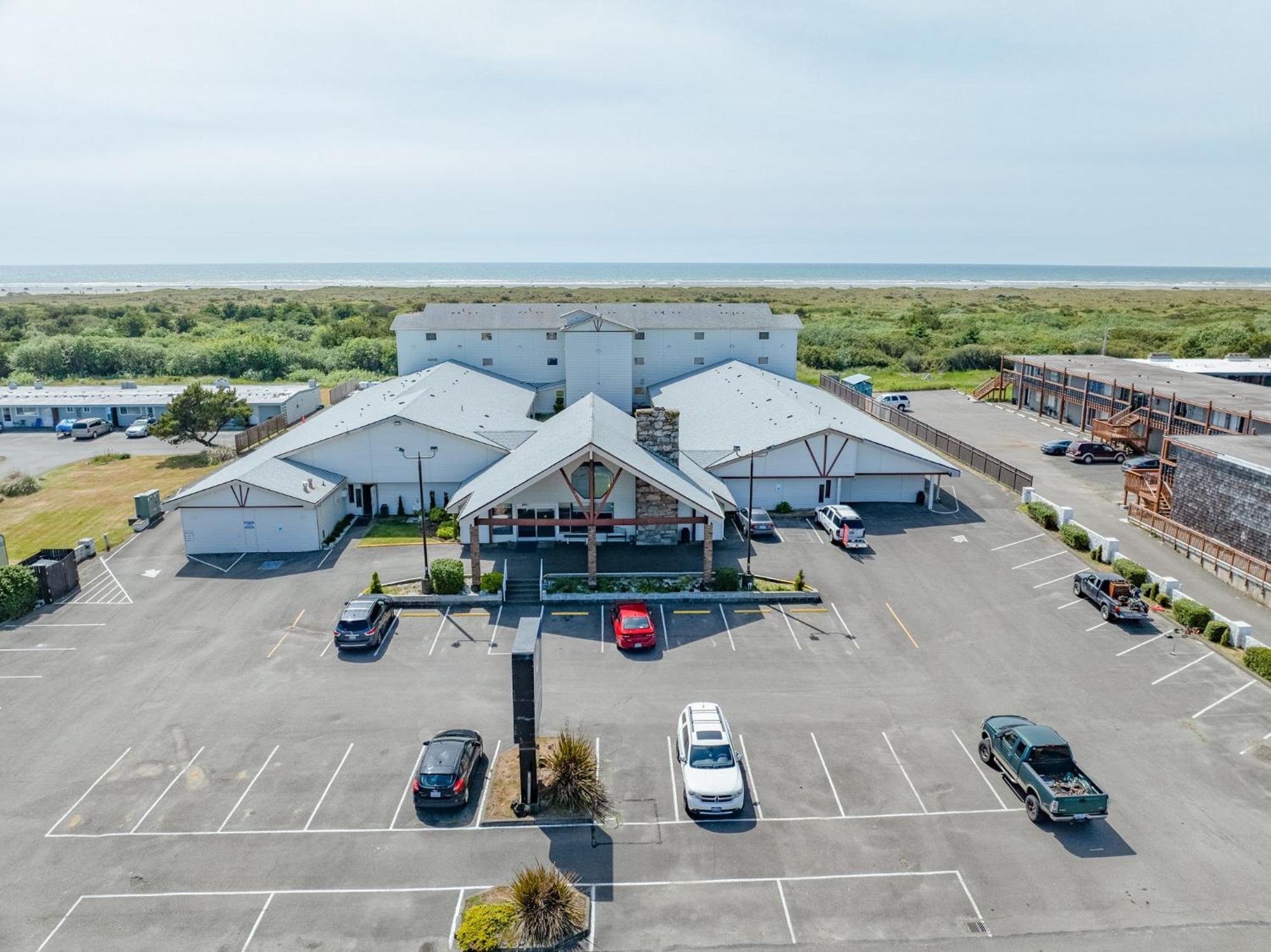 Coratel Inn And Suites By Jasper Ocean Shores Exterior foto